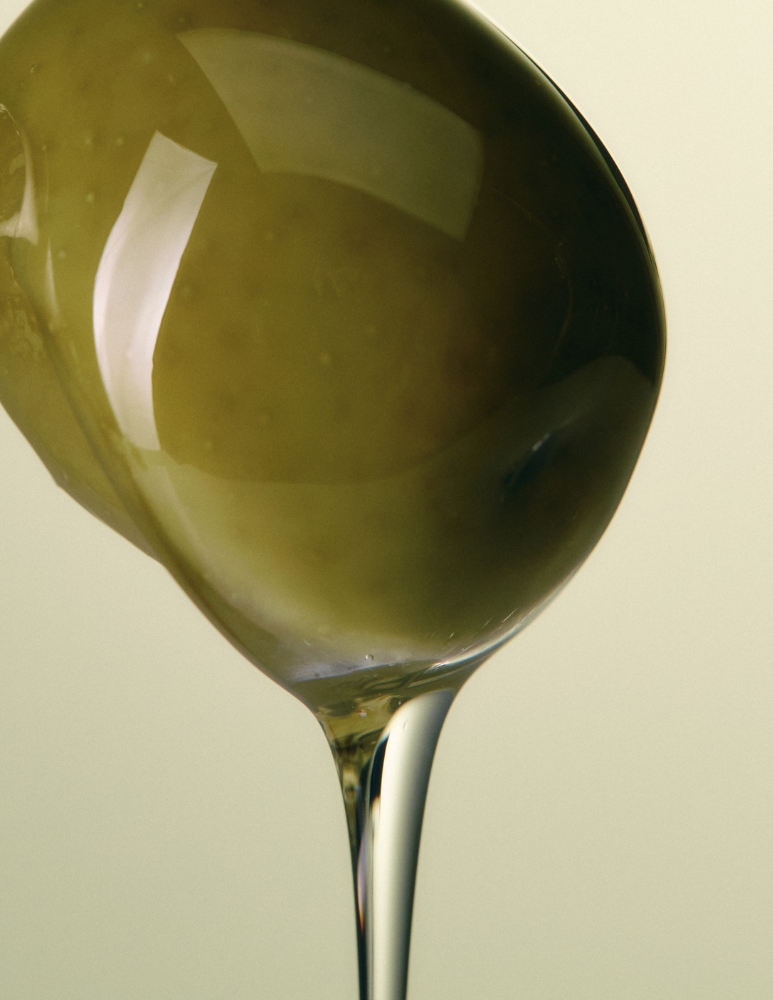 Vita Glow Lip Oil - Dreamy Olive 4.5g