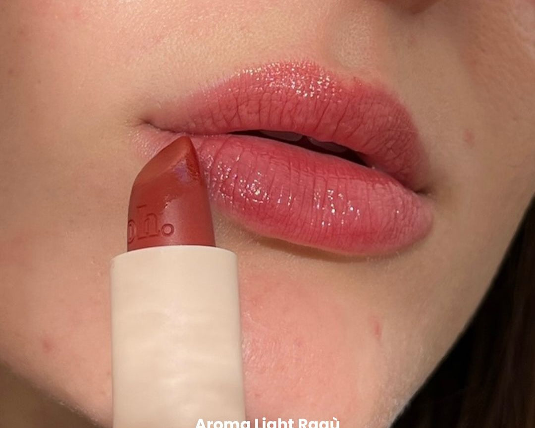 AromaLightLipstickisnowatapricethat_sassmoothasyourlips_espressoh_1.jpg