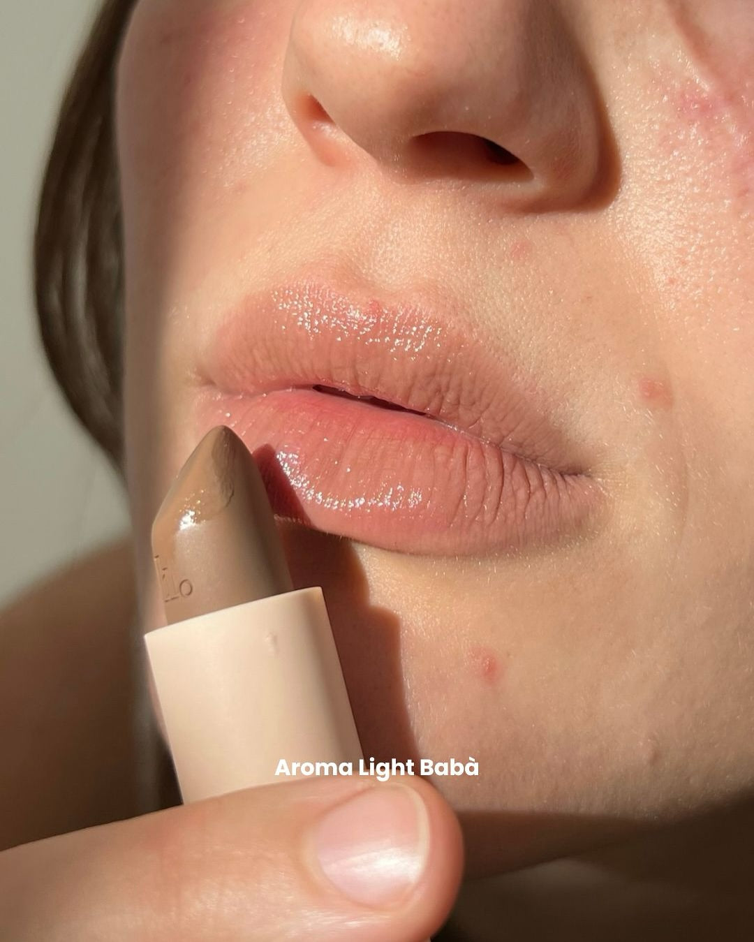 Aroma Light Moisturizing Glossy Lipstick | Labial Hidratante