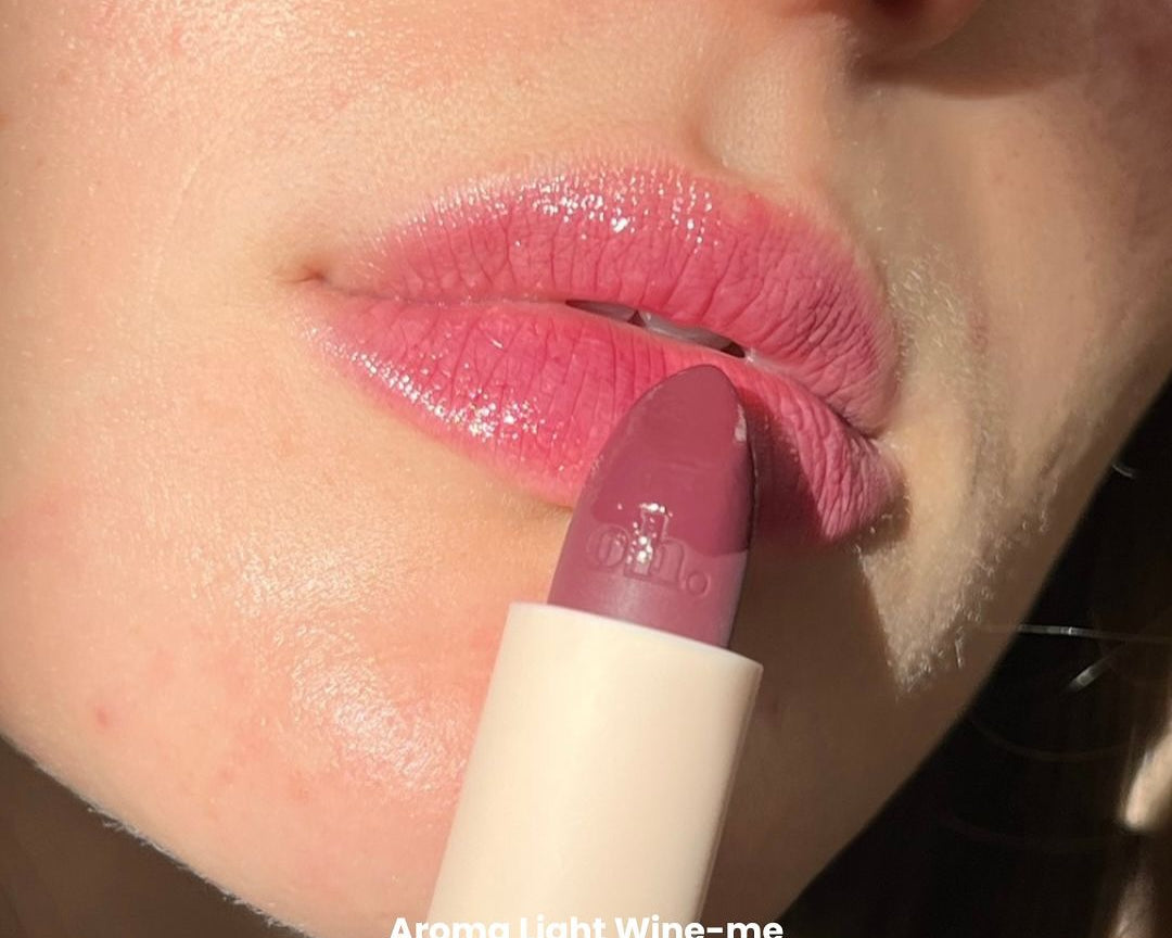 AromaLightLipstickisnowatapricethat_sassmoothasyourlips_espressoh_3.jpg