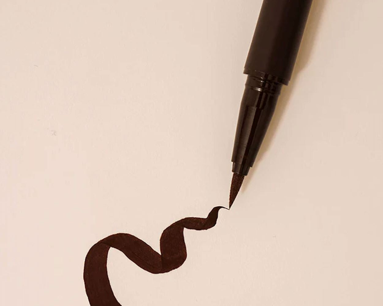 Hi_liner | Delineador de Ojos Waterproof espressoh. Moka (Café) 