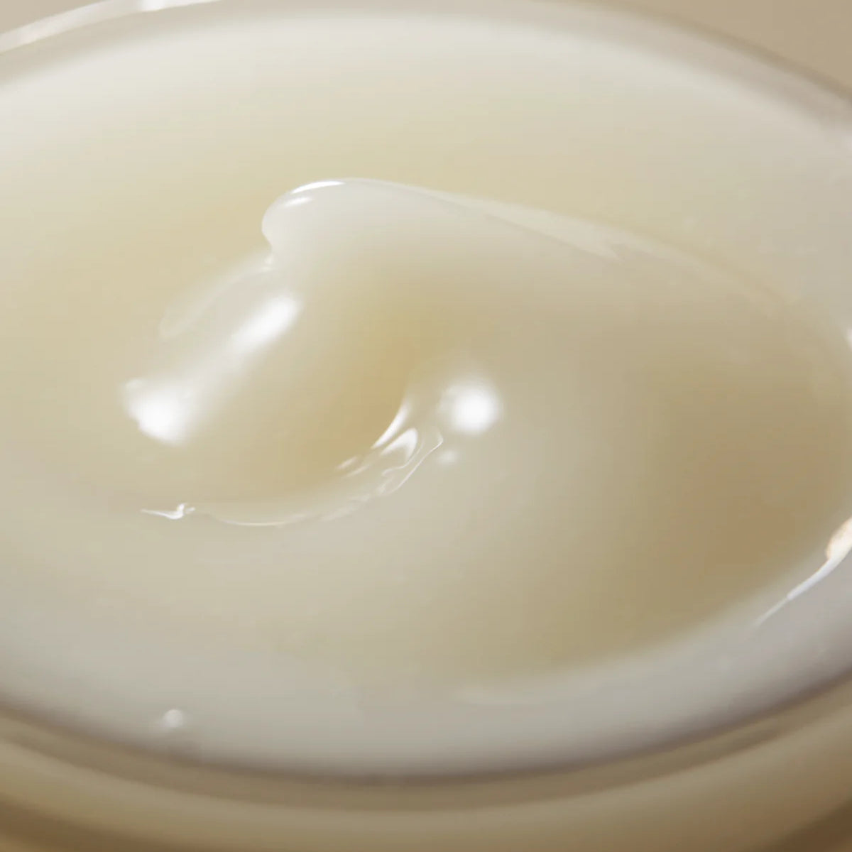 DarkSpotCorrectingGlowCream_4.webp