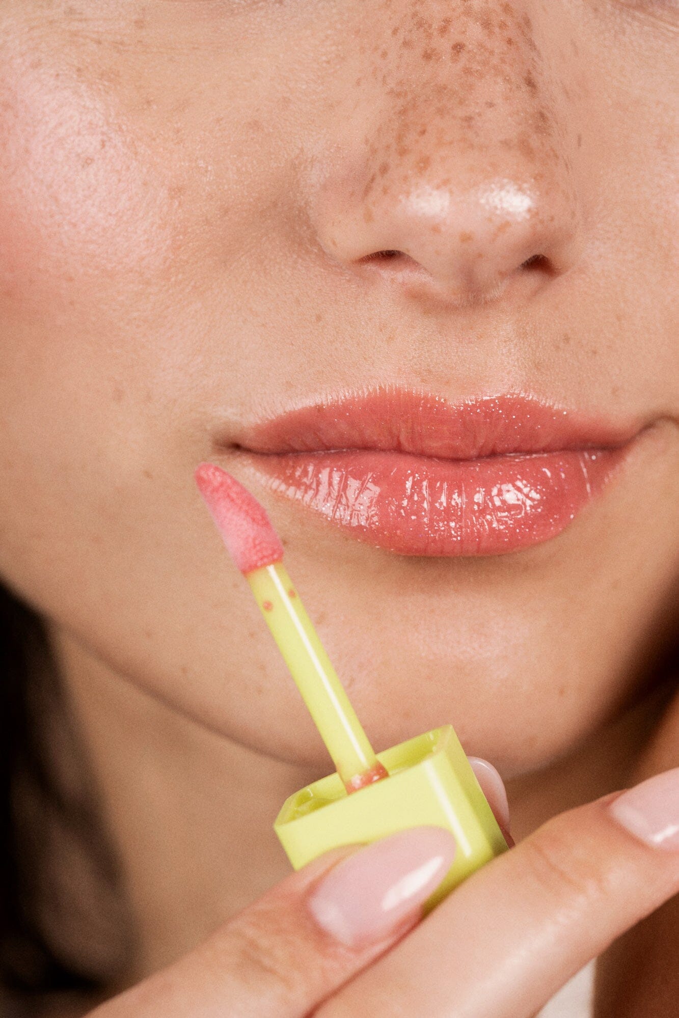 Dewy Gloss | Coral Fixation Youthforia 